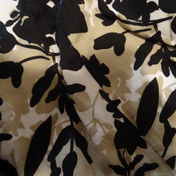 womens size 3 Reitmans skirt patterned never worn - Picture 2 of 6